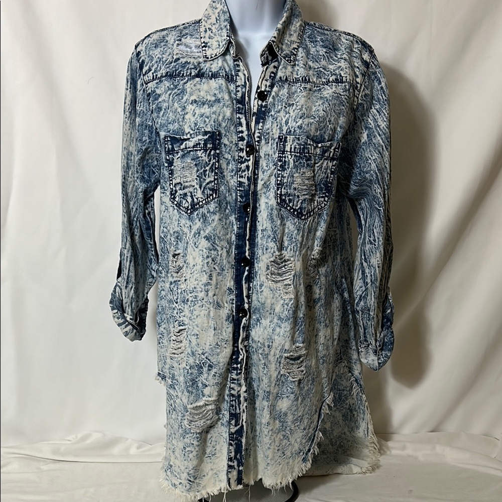 Thrill Jeans Women’s Size Medium Stone Washed  Distressed Denim Artist Shirt
